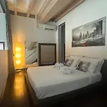 Red Lofty Milano- Loft Moderno Comodo Per Ippodromo, San Siro, Fiere E Politecnico, Parking
