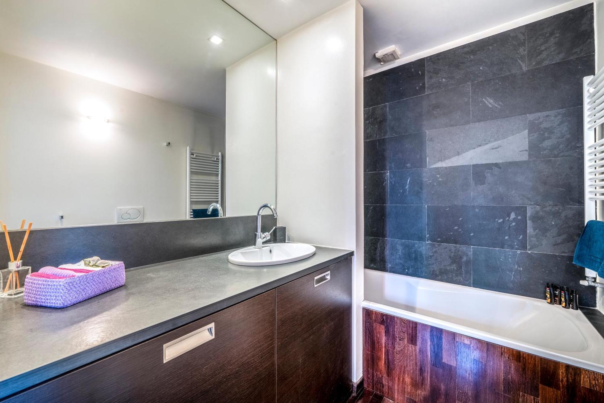 Red Lofty Milano- Loft Moderno Comodo Per Ippodromo, San Siro, Fiere E Politecnico, Parking Apartment *