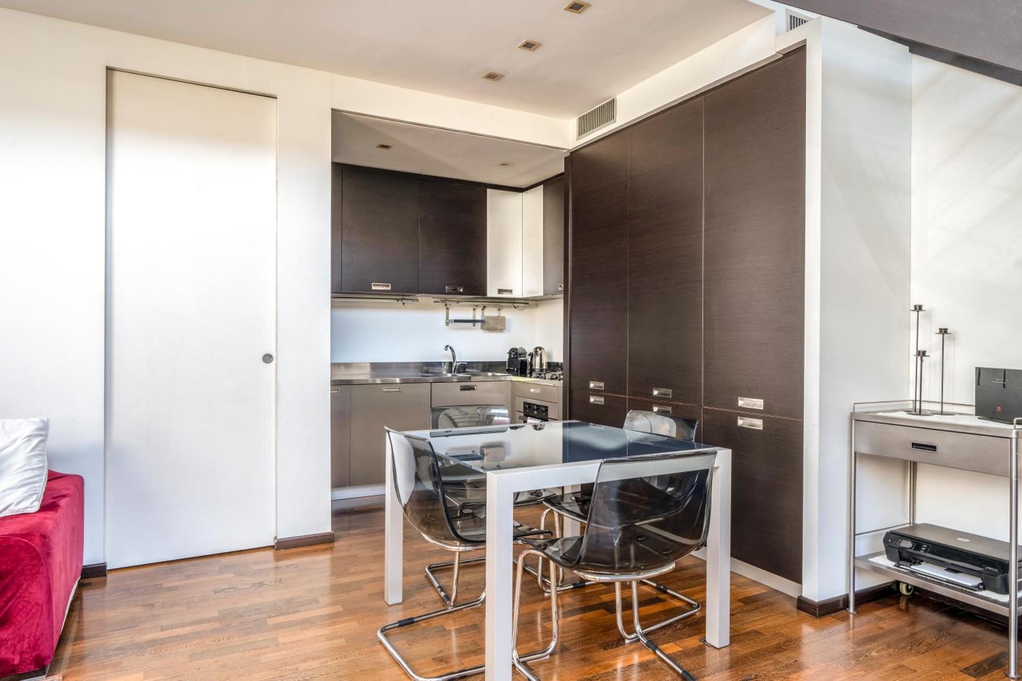 Apartment Red Lofty Milano- Loft Moderno Comodo Per Ippodromo, San Siro, Fiere E Politecnico, Parking Mailand